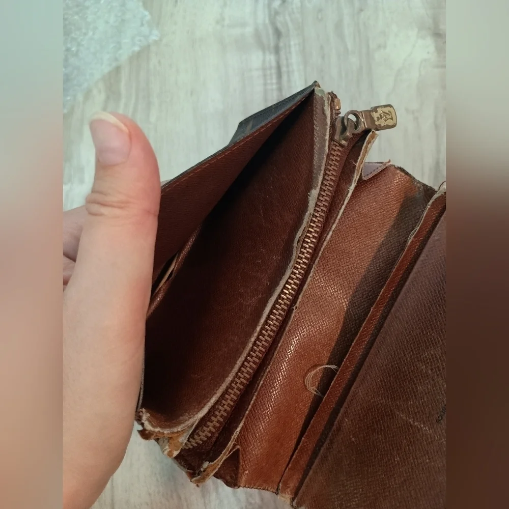 Louis Vuitton Monogram Tresor Wallet
